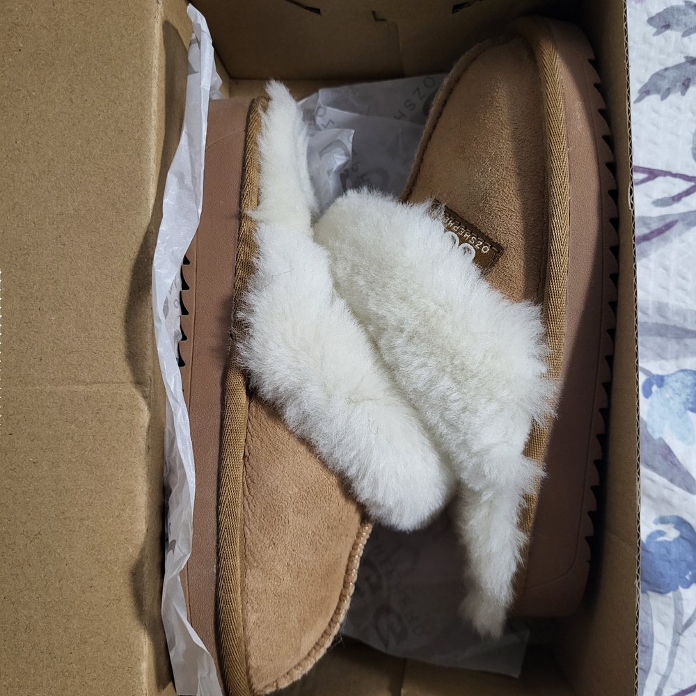UGG Australia OZSHEPHERD Double Face Sheepskin Girls Slippers (Disquette) - Picture 10 of 11